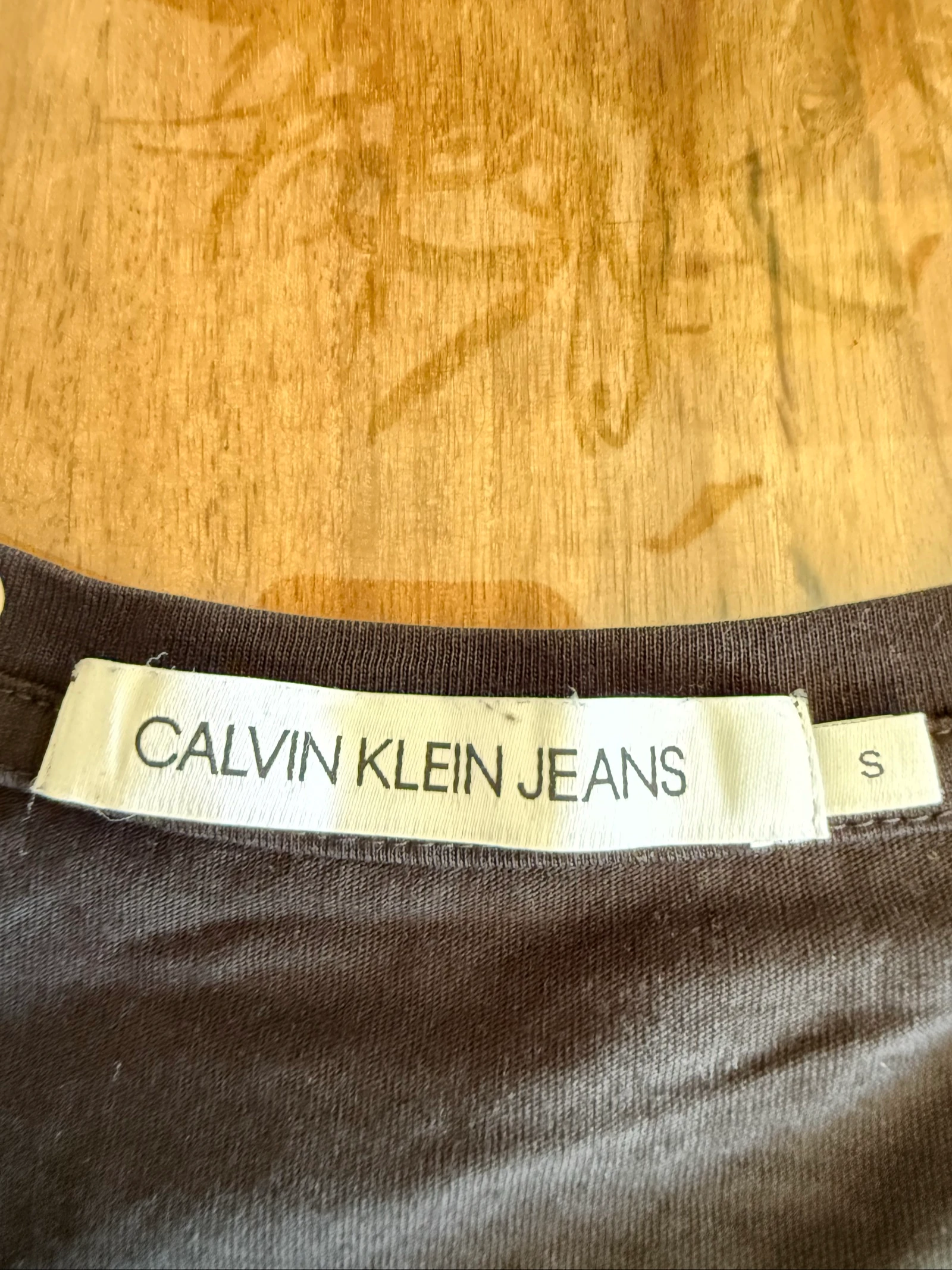 T-shirt Calvin Klein Jeans Homem P – Preto Logo CK Rosa – Quase Novo – photo 8